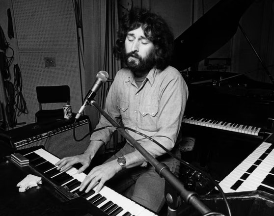 Sue Davies Photography to Manager: Meet Rick Davies’ Wife and Supertramp Powerhouse