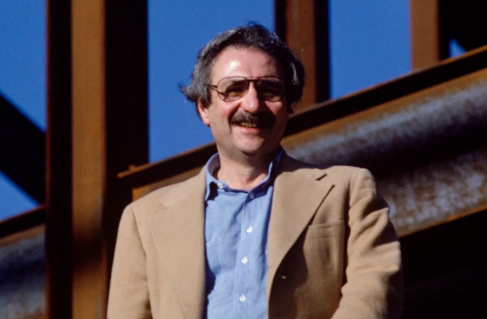 Who Is Anita Snyder? Frank Gehry’s First Wife — As Tributes Rise After the Architect’s Death at 96